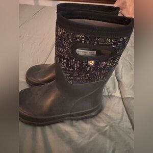 Kids Waterproof Black Bogs Boots. Size 13
